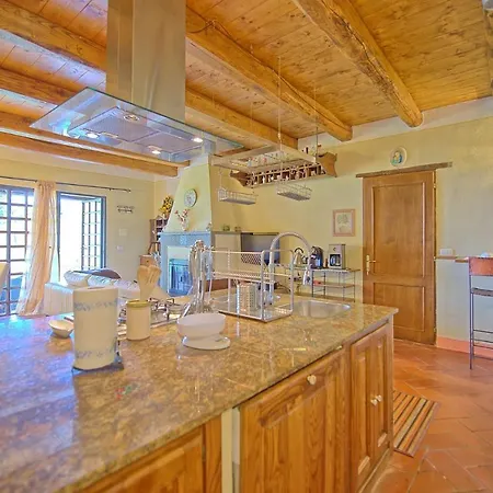 Sleeps 4 Pool Wifi Villa